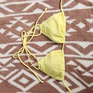 NO BOUNDARIES yellow triangle Bikini top